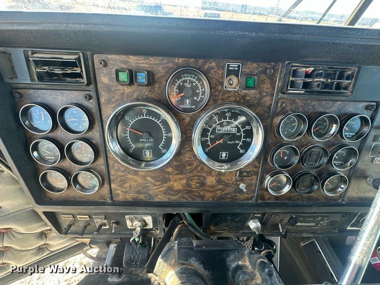 image for item EJ5322 1991 Kenworth W900 semi truck