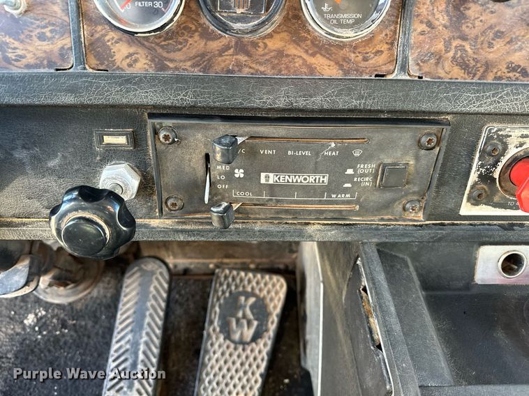 image for item EJ5322 1991 Kenworth W900 semi truck