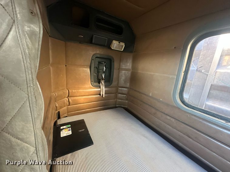 image for item EJ5322 1991 Kenworth W900 semi truck