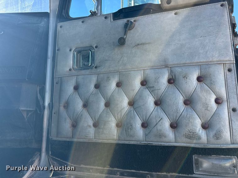 image for item EJ5322 1991 Kenworth W900 semi truck