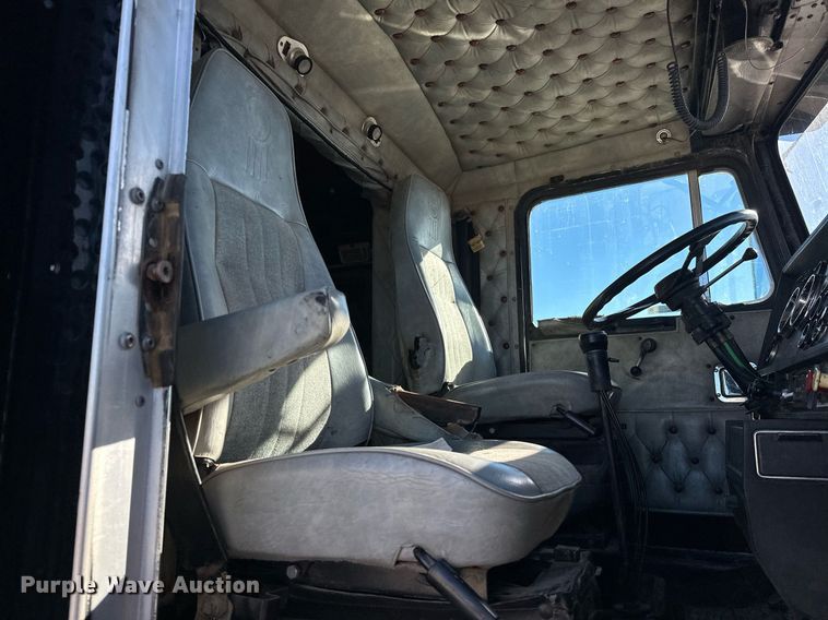 image for item EJ5322 1991 Kenworth W900 semi truck