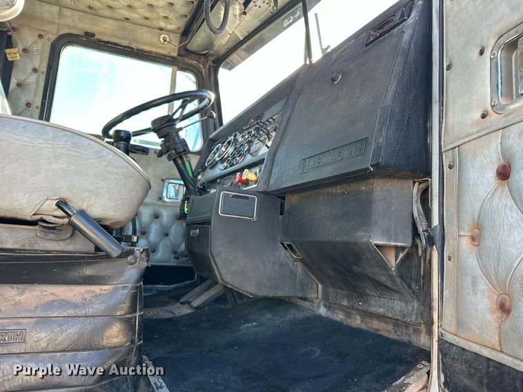 image for item EJ5322 1991 Kenworth W900 semi truck