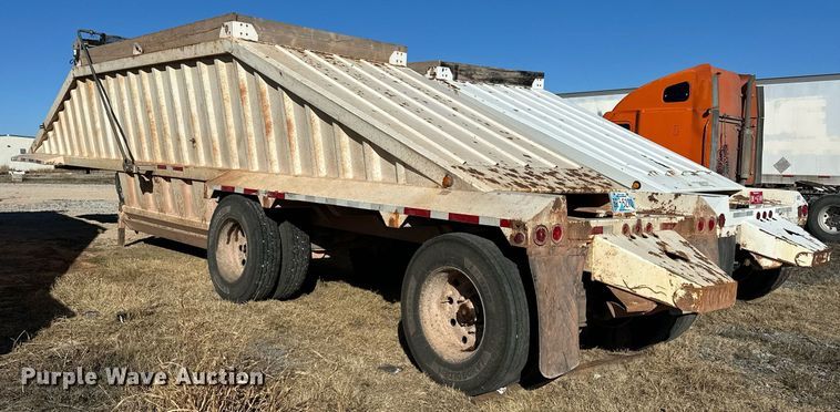 image for item EJ5323 2008 Construction Trailer Specialist BDT-40 bottom dump trailer