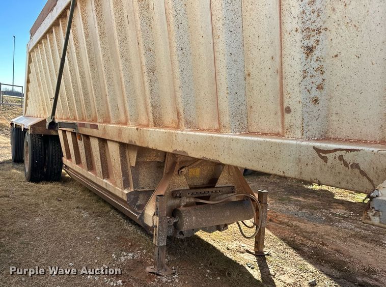 image for item EJ5323 2008 Construction Trailer Specialist BDT-40 bottom dump trailer