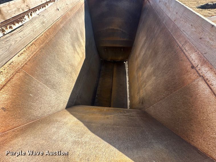 image for item EJ5323 2008 Construction Trailer Specialist BDT-40 bottom dump trailer