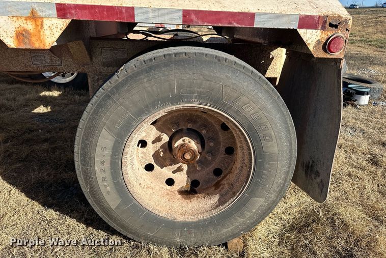 image for item EJ5323 2008 Construction Trailer Specialist BDT-40 bottom dump trailer