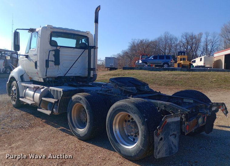 image for item EN8664 2011 International  Prostar Premium 6x4 semi truck