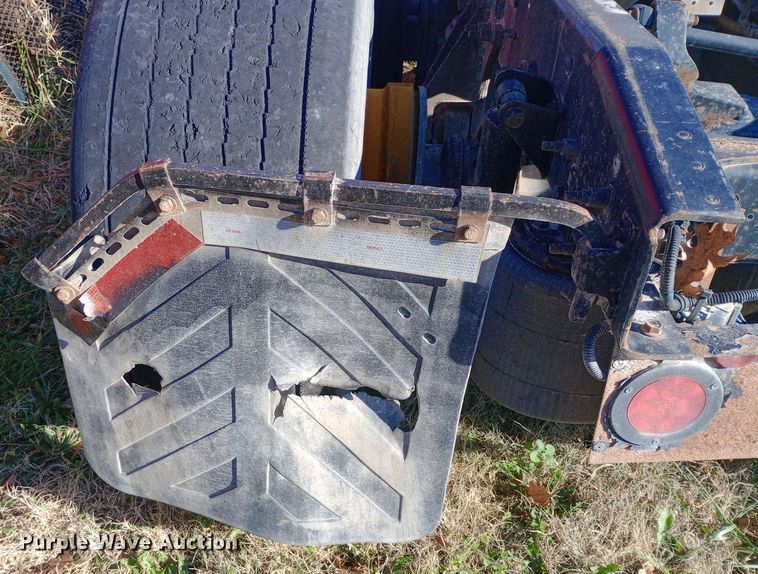 image for item EN8664 2011 International  Prostar Premium 6x4 semi truck