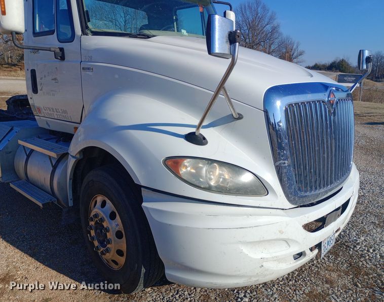 image for item EN8664 2011 International  Prostar Premium 6x4 semi truck
