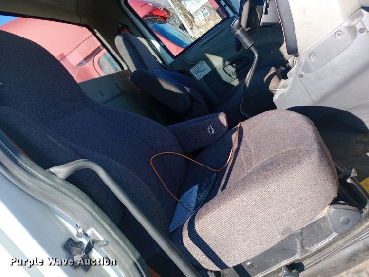 image for item EN8664 2011 International  Prostar Premium 6x4 semi truck