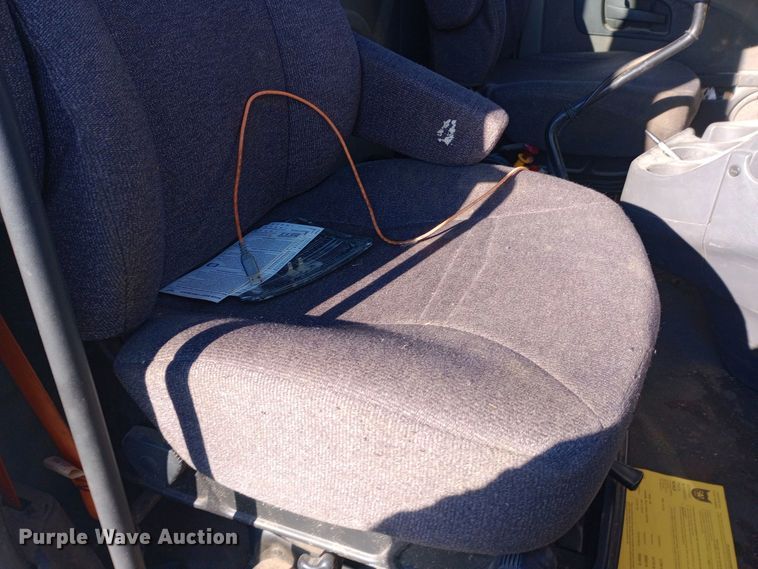 image for item EN8664 2011 International  Prostar Premium 6x4 semi truck