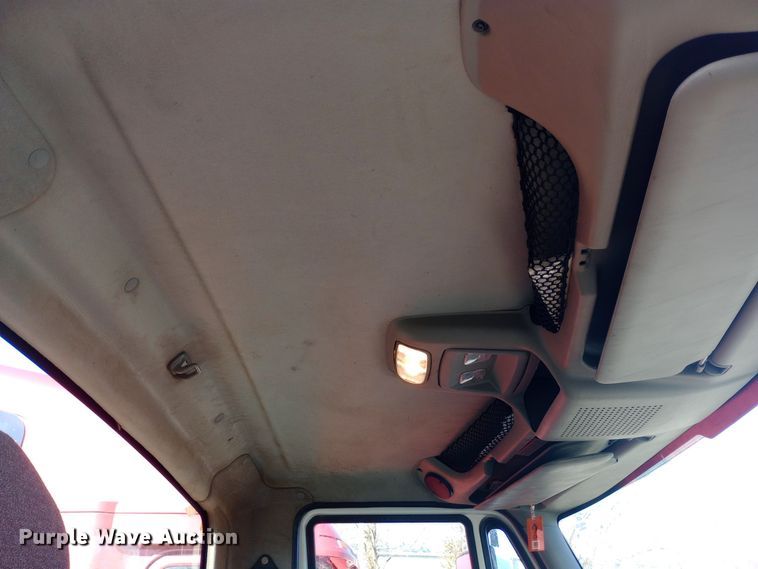 image for item EN8664 2011 International  Prostar Premium 6x4 semi truck