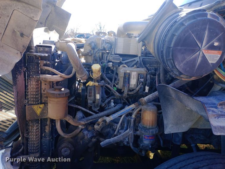 image for item EN8664 2011 International  Prostar Premium 6x4 semi truck