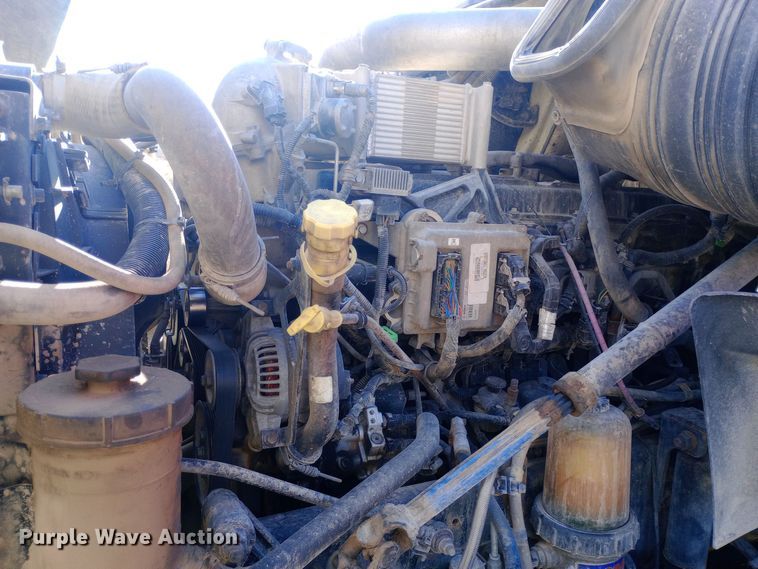 image for item EN8664 2011 International  Prostar Premium 6x4 semi truck