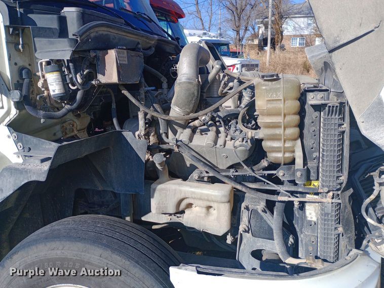 image for item EN8664 2011 International  Prostar Premium 6x4 semi truck