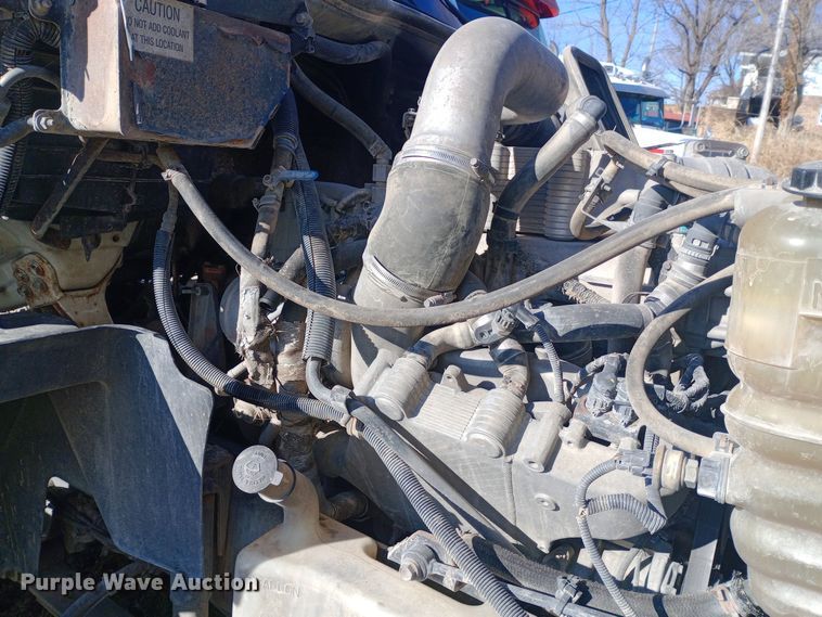 image for item EN8664 2011 International  Prostar Premium 6x4 semi truck