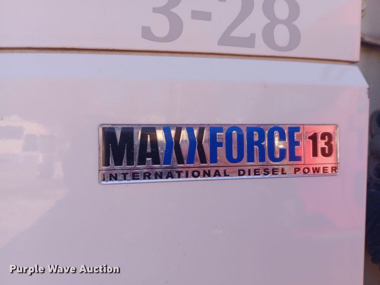 image for item EN8664 2011 International  Prostar Premium 6x4 semi truck