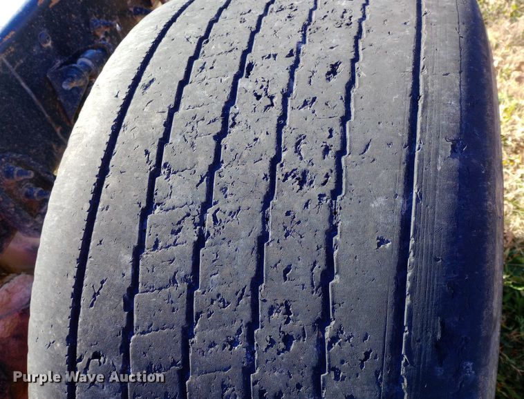 image for item EN8664 2011 International  Prostar Premium 6x4 semi truck