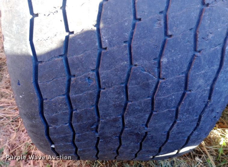 image for item EN8664 2011 International  Prostar Premium 6x4 semi truck