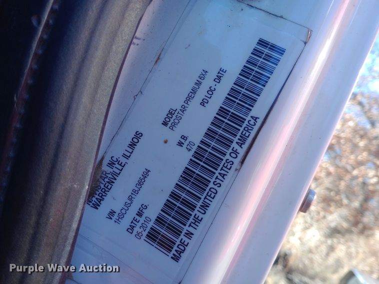 image for item EN8664 2011 International  Prostar Premium 6x4 semi truck