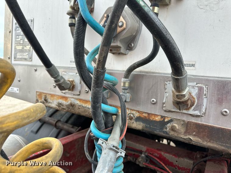 image for item ER8579 2012 Wilkens walking floor trailer