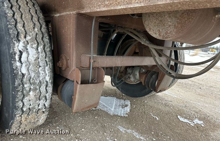 image for item ER8579 2012 Wilkens walking floor trailer