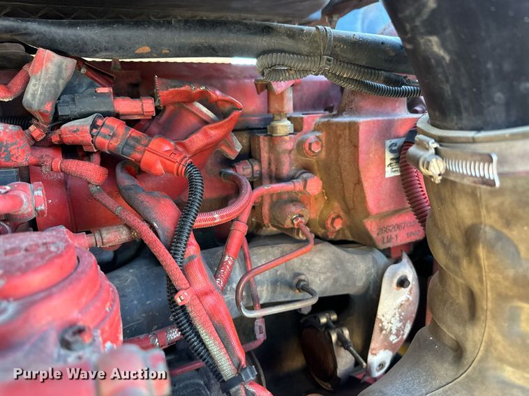 image for item ER8582 2013 Freightliner Cascadia semi truck