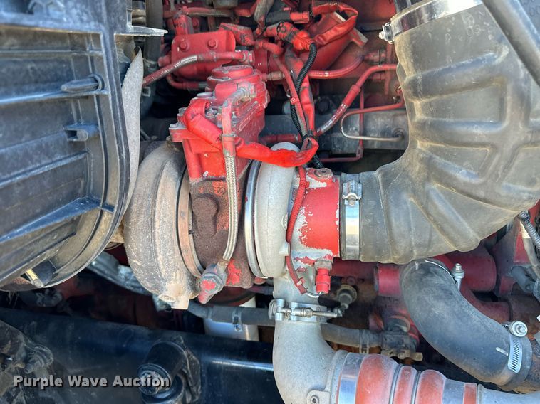 image for item ER8582 2013 Freightliner Cascadia semi truck