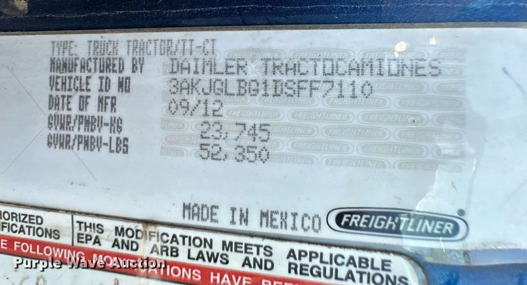 image for item ER8582 2013 Freightliner Cascadia semi truck