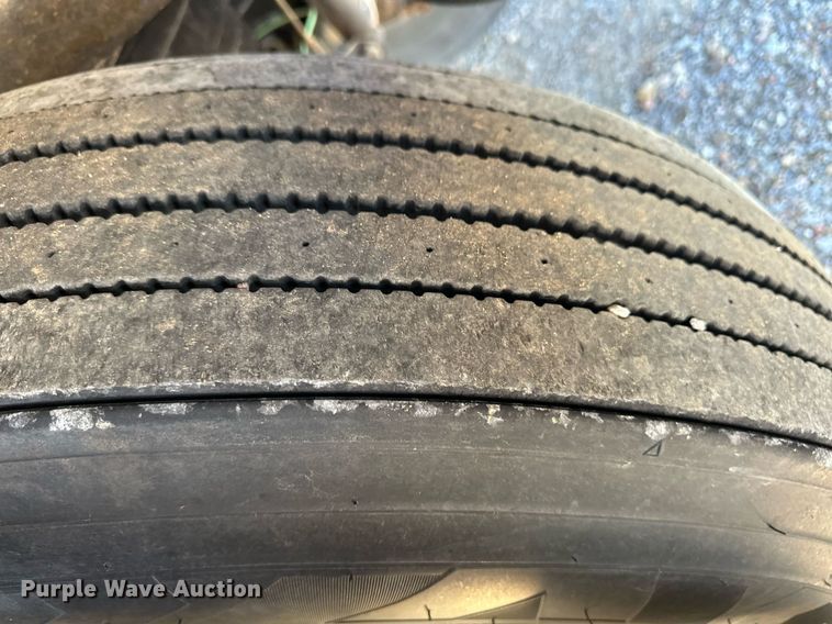 image for item ER8583 2013 Great Dane refrigerated van trailer