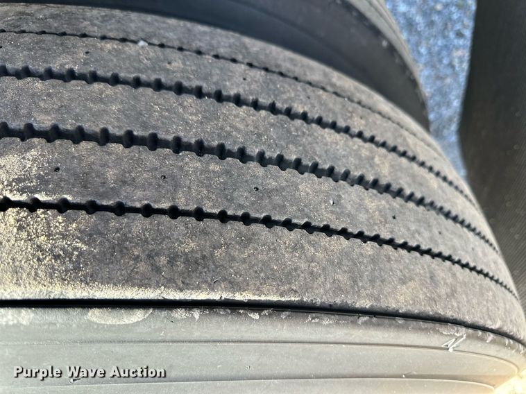 image for item ER8583 2013 Great Dane refrigerated van trailer