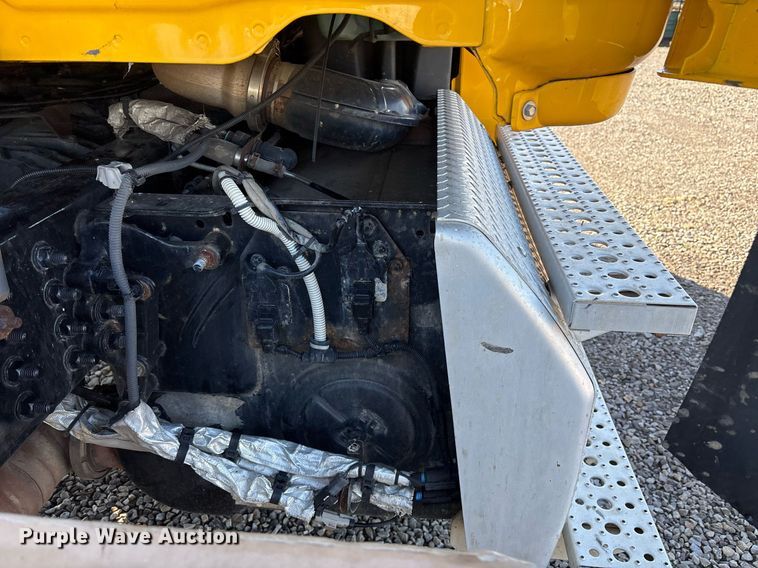 image for item OK9477 2016 Freightliner Cascadia 125 semi truck