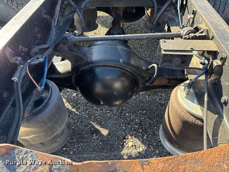 image for item OK9477 2016 Freightliner Cascadia 125 semi truck