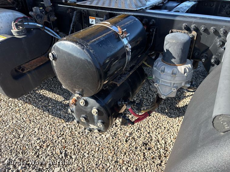 image for item OK9477 2016 Freightliner Cascadia 125 semi truck