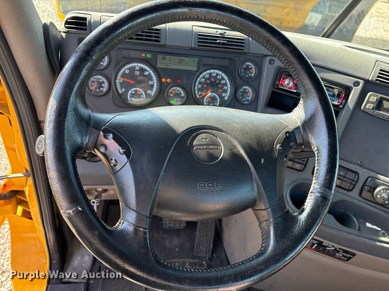 image for item OK9477 2016 Freightliner Cascadia 125 semi truck