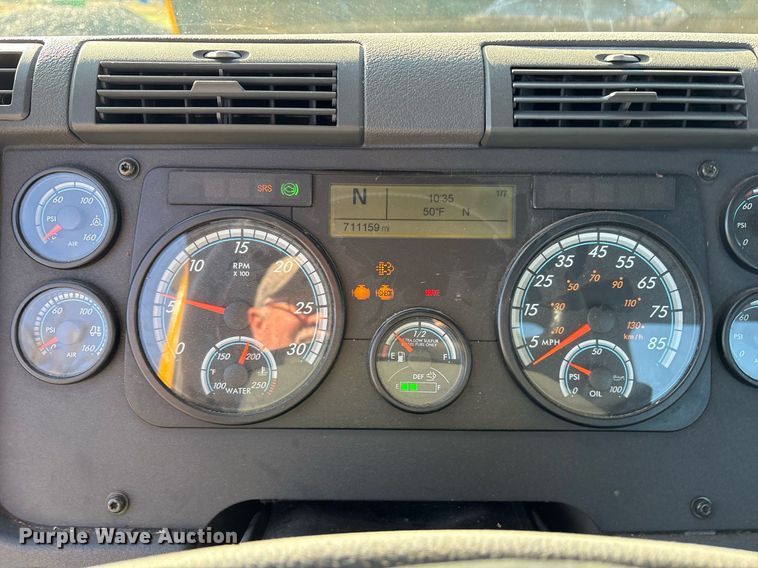 image for item OK9477 2016 Freightliner Cascadia 125 semi truck