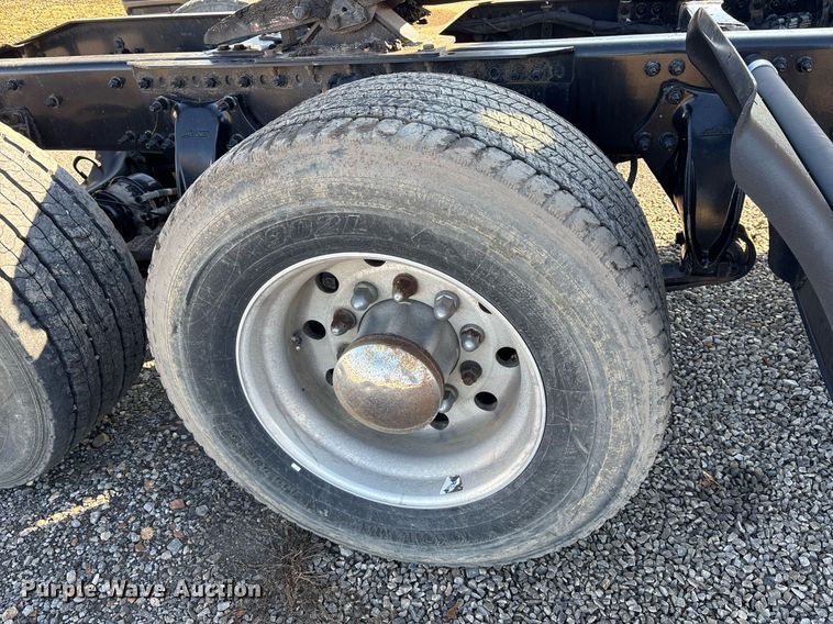 image for item OK9477 2016 Freightliner Cascadia 125 semi truck