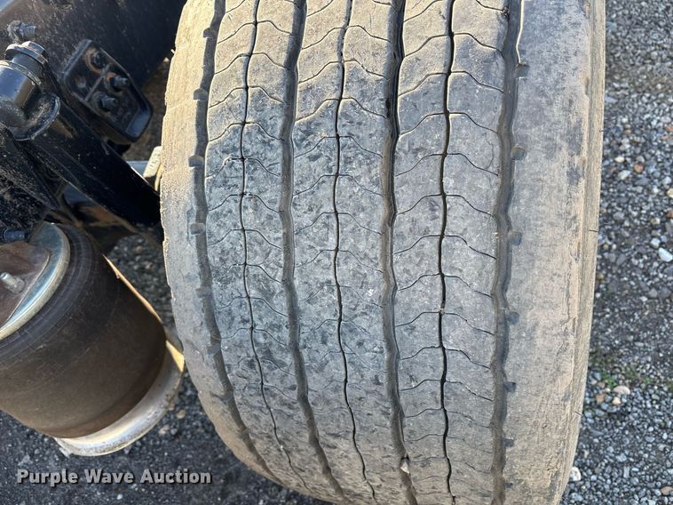 image for item OK9477 2016 Freightliner Cascadia 125 semi truck