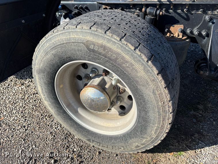 image for item OK9477 2016 Freightliner Cascadia 125 semi truck