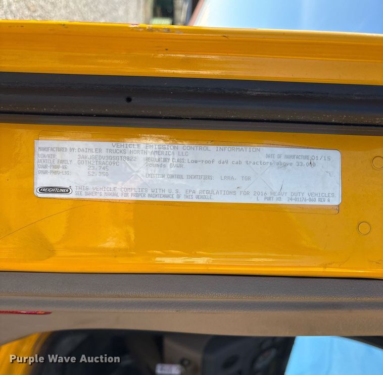 image for item OK9477 2016 Freightliner Cascadia 125 semi truck