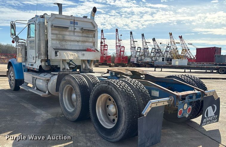 image for item OK9490 2006 Freightliner FLD132 Classic XL semi truck