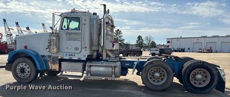 image for item OK9490 2006 Freightliner FLD132 Classic XL semi truck