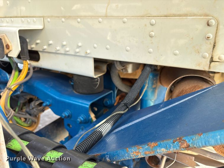 image for item OK9490 2006 Freightliner FLD132 Classic XL semi truck