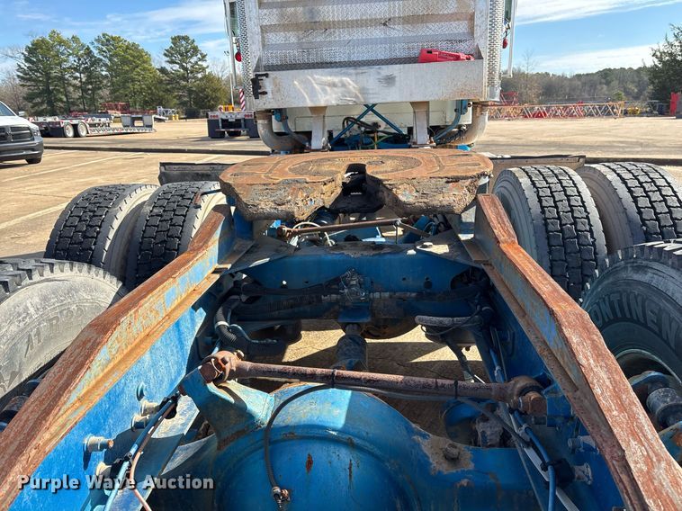 image for item OK9490 2006 Freightliner FLD132 Classic XL semi truck