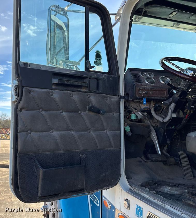 image for item OK9490 2006 Freightliner FLD132 Classic XL semi truck