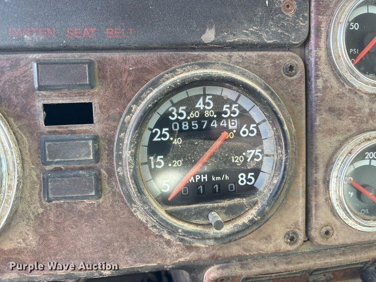 image for item OK9490 2006 Freightliner FLD132 Classic XL semi truck