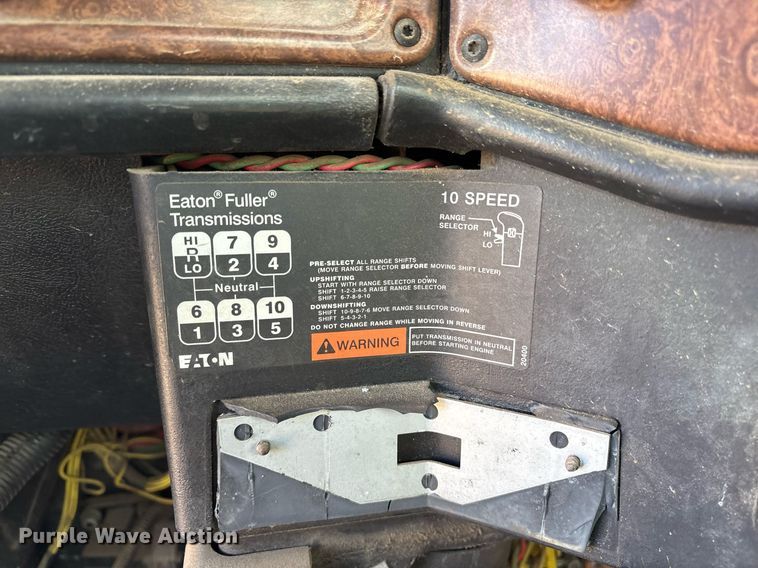 image for item OK9490 2006 Freightliner FLD132 Classic XL semi truck