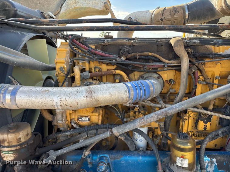 image for item OK9490 2006 Freightliner FLD132 Classic XL semi truck