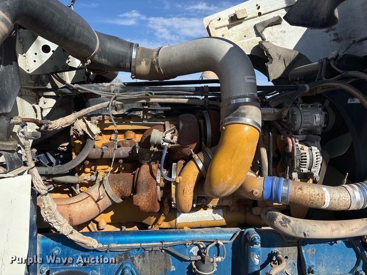 image for item OK9490 2006 Freightliner FLD132 Classic XL semi truck