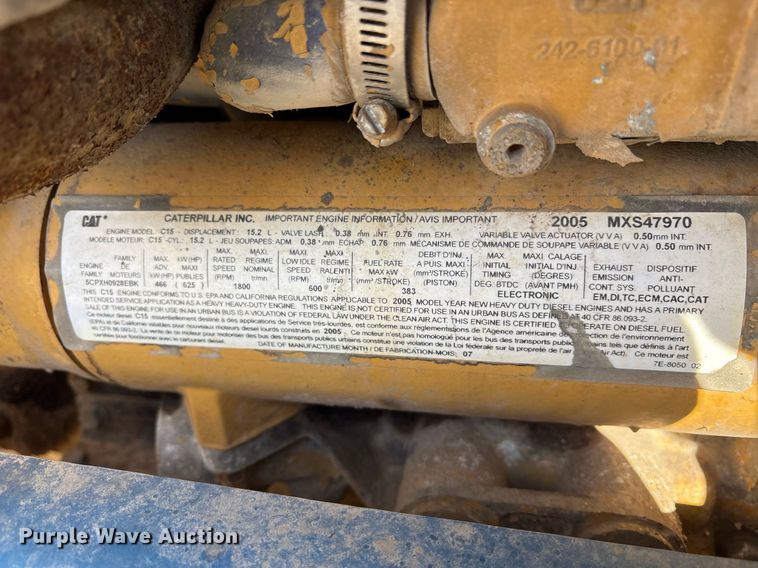 image for item OK9490 2006 Freightliner FLD132 Classic XL semi truck